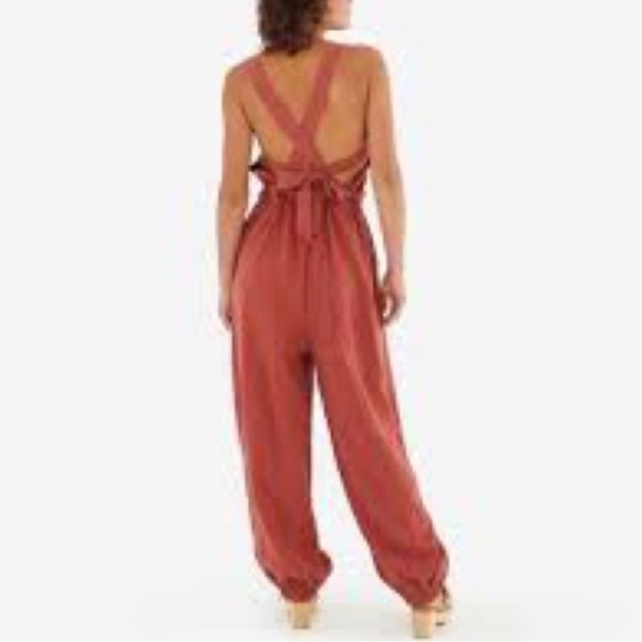 Free people sienna smocked jumpsuit in sumac color size M - Picture 2 of 8